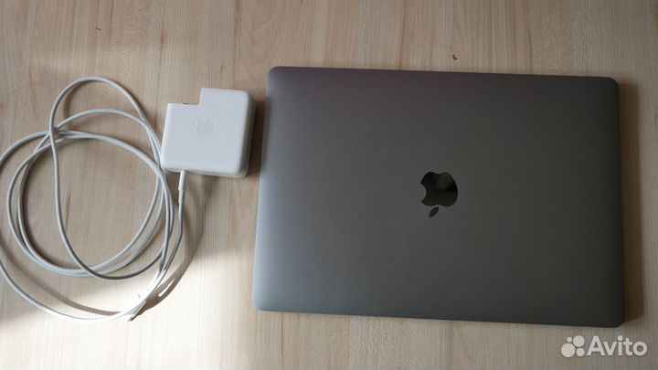Apple MacBook PRO 13 2020 i5/8/256 SSD A2289