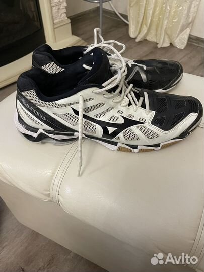 Кроссовки mizuno