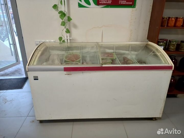 Продам холодильные витрины,морозильные лари