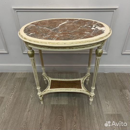Столик антикварный в стиле рококо