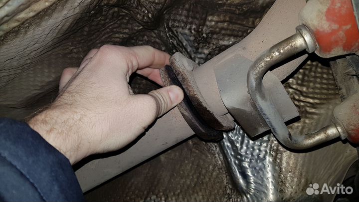 Замена приёмной трубы глушит. MB C-Класс V 2021-25