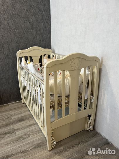 Детская кроватка с маятником Gandylyan Мишель