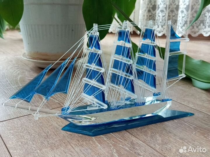 Продам парусник