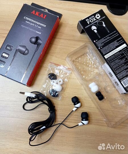 Наушники Black Fox. Гарнитура Akai с микрофоном