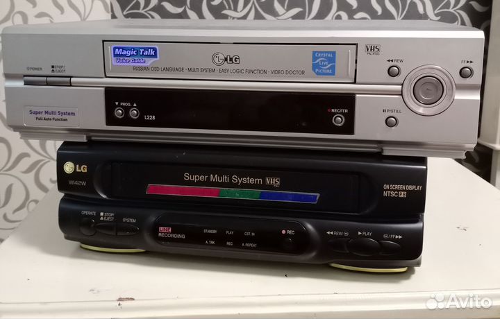 Видеомагнитофон LG
