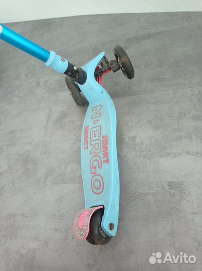 Самокат трехколесный