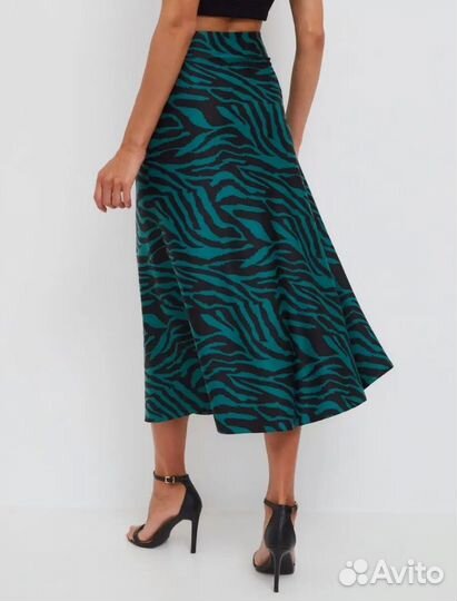 Атласная юбка миди 48