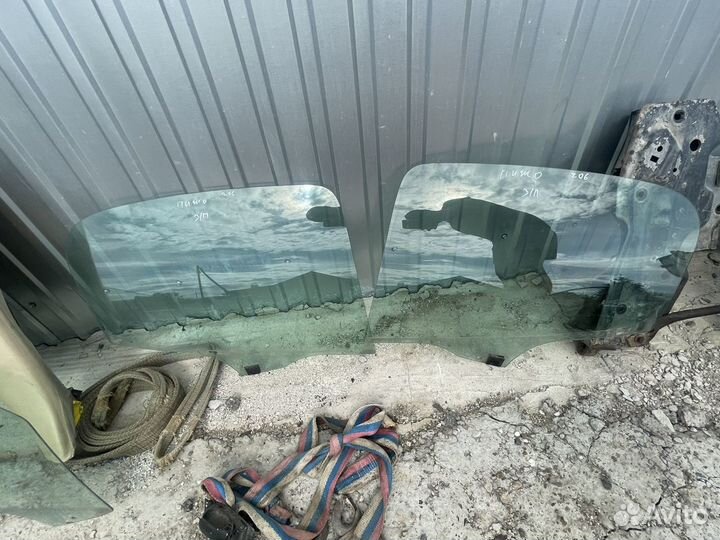 Стекло дверное заднее левое правое peugeot 206