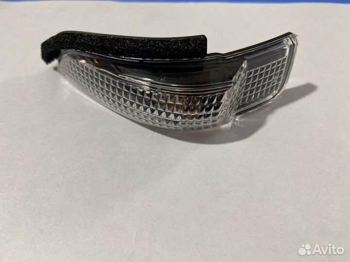 Повторитель поворота левый Тoyota Camry V50/V55