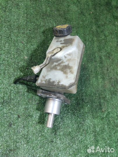 Главный тормозной цилиндр Ford Focus 2 1.8 2010