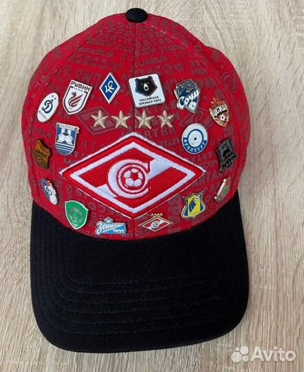 Футбольные значки клубов рпл на бейсболке