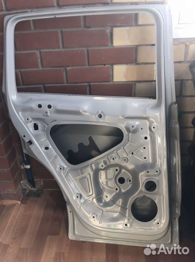 Дверь задняя и накладка Volkswagen Tiguan 2
