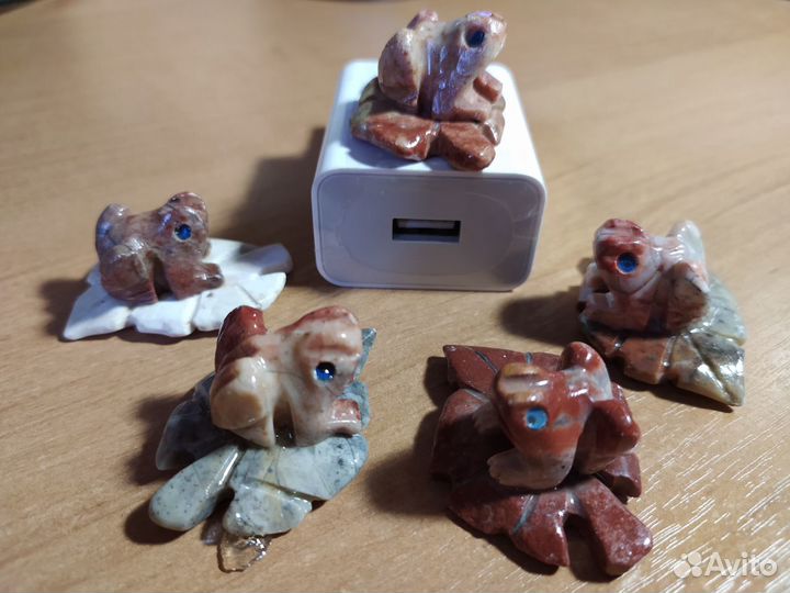 Фигурки из минерала