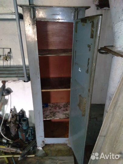 Сейф металлический