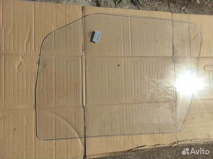 Стекла передних дверей Мерседес спринтер 906