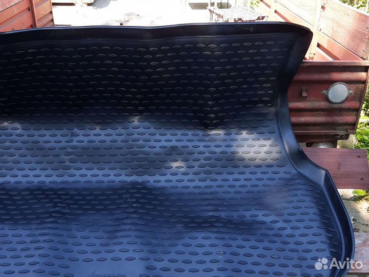 Резиновый коврик в багажник для кla-Sorento2006-09