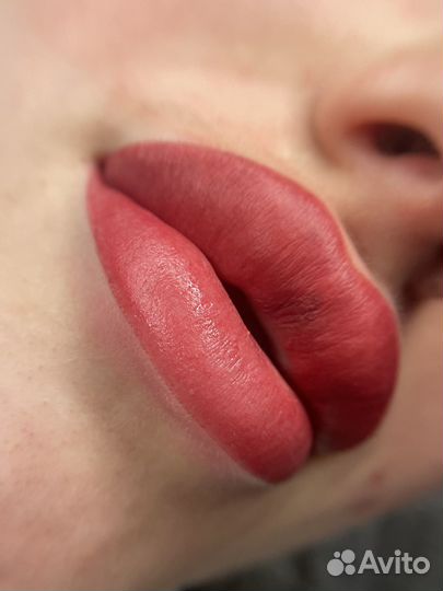 Модель на перманент губ