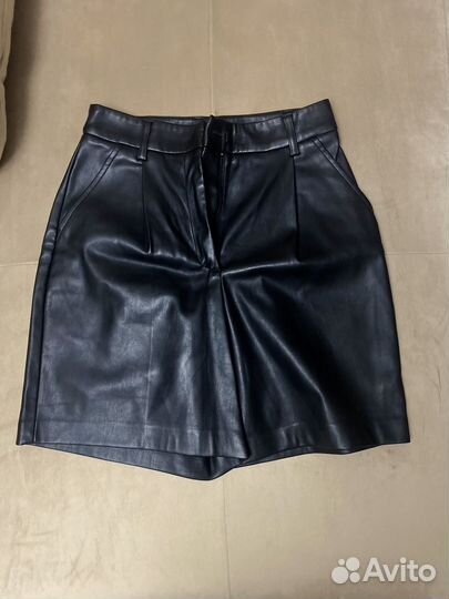 Кожаные шорты