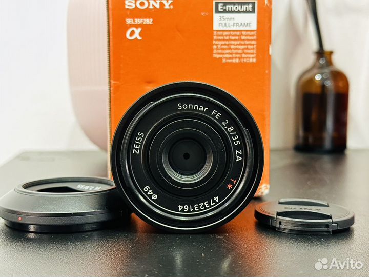 Объектив Sony Carl Zeiss Sonnar T* 35mm f/2.8 ZA