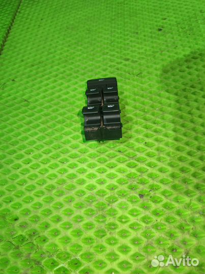 Блок управления стеклоподъемниками Skoda Rapid