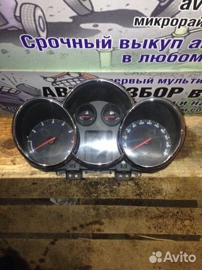 Панель приборов Chevrolet Cruze
