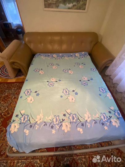 Кожаный диван кровать бу