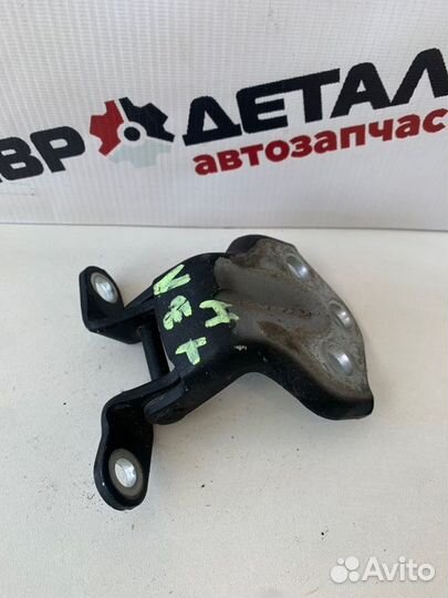 Петля двери задняя левая Ssang Yong Kyron