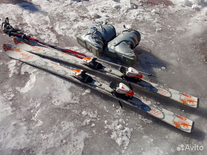 Горные лыжи женские в отличном состоянии