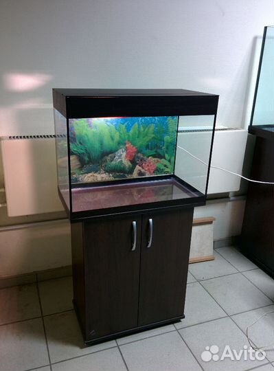 Аквариум 90 свет, биофильтр, тумба, фон