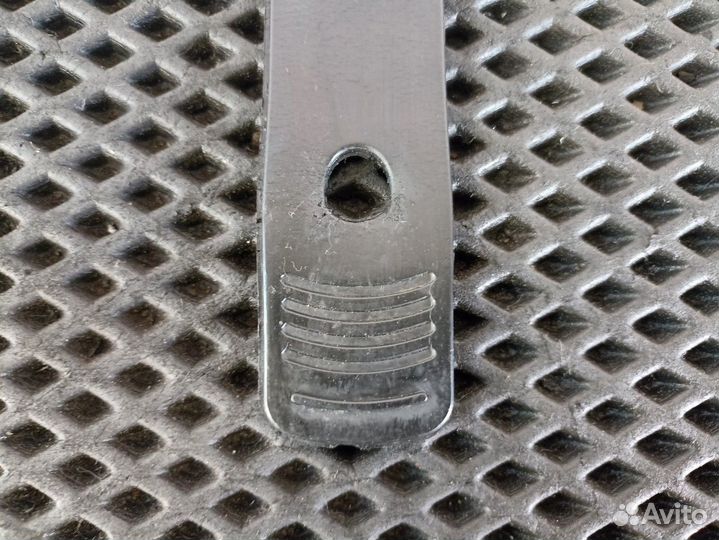 Крепеж крыла