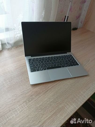 Ноутбук, ультрабук 14.1FHD+IPS,Intel 4 ядра,8/256