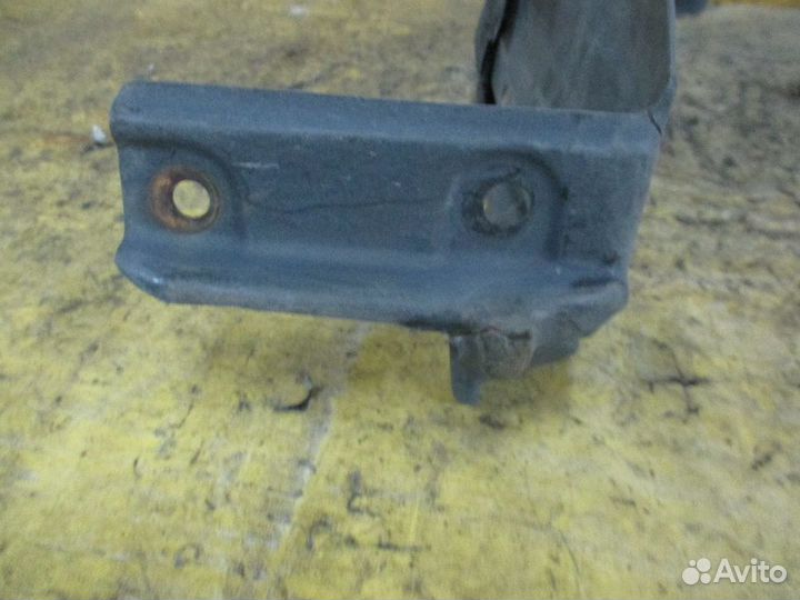 Подкрылок Toyota Prius NHW20 (Переднее Правое)