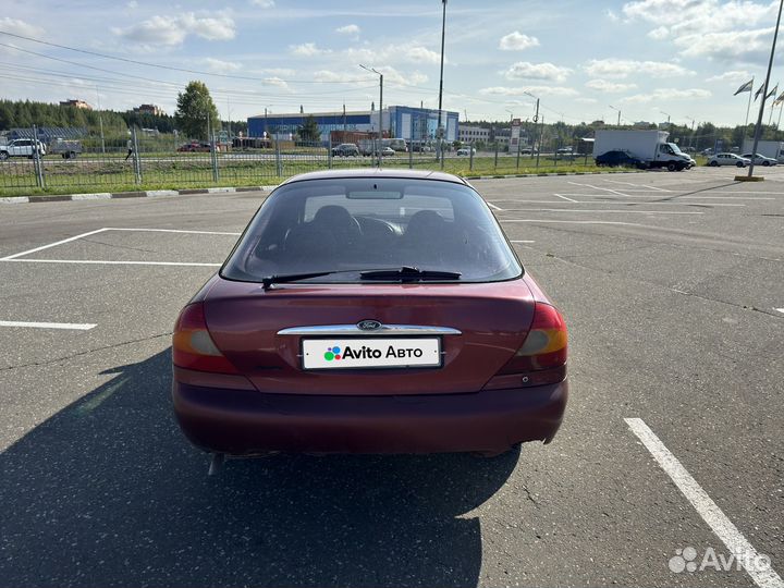 Ford Mondeo 1.8 МТ, 1998, 200 000 км