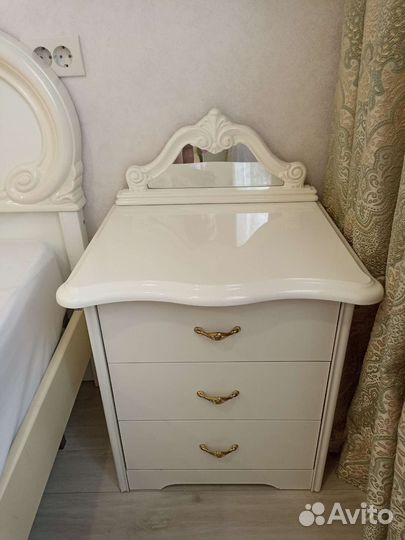 Спальный гарнитур