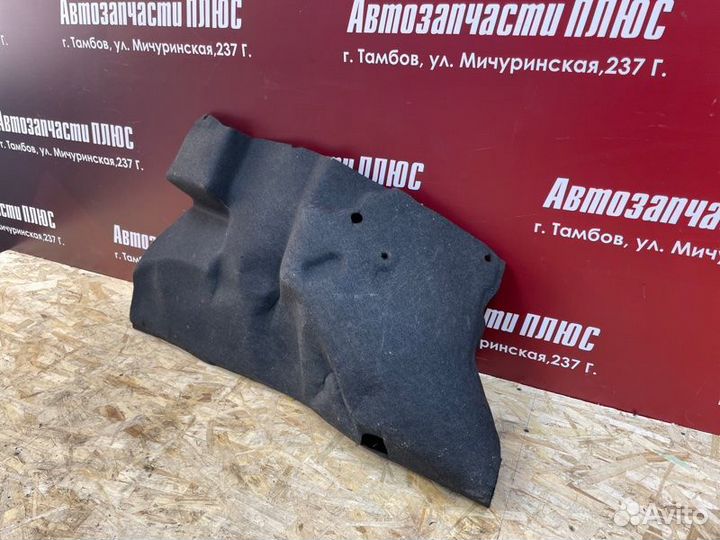 Обшивка багажника левая Renault Logan