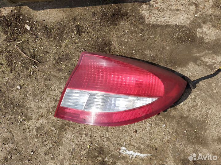 Фонарь задний правый