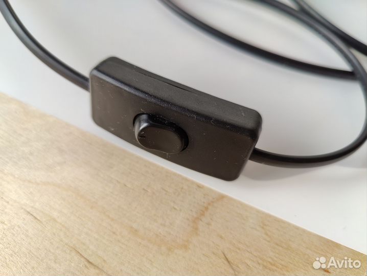 Лампа настольная на струбцине