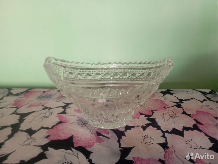 Хрустальная ваза