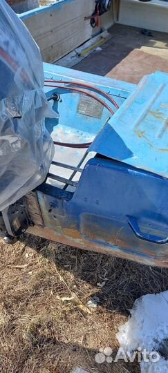 Лодка с мотором