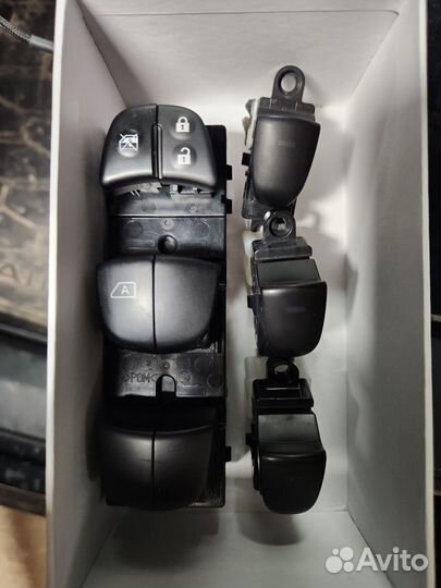 Блок управления стеклоподъемниками Nissan X-Trail