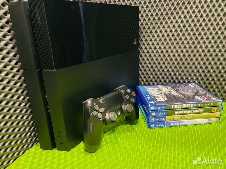 Sony Playstation 4 500Gb + 4 Диска