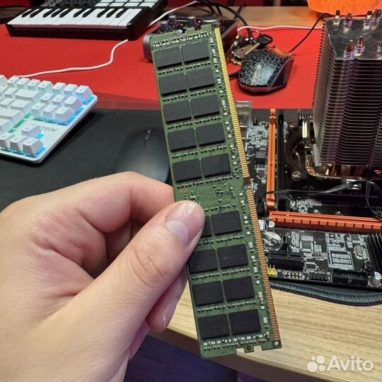 Оперативная память Samsung 16 гб DDR4 2133 мгц