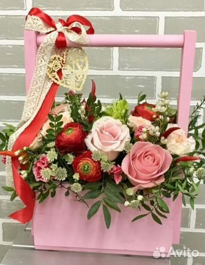 Деревянный ящик для цветов