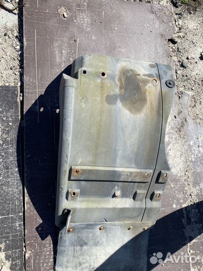 Крыло переднее левое задняя часть iveco