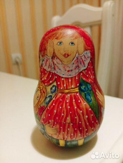 Неваляшка Алиса в стране чудес