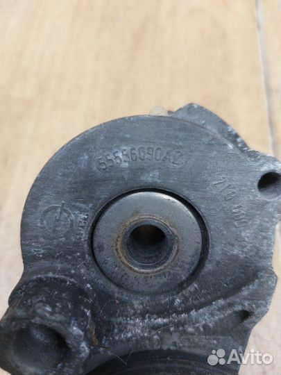 Натяжной ролик приводного ремня Opel Astra H