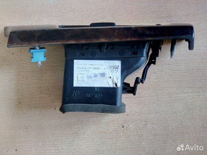 Дефлектор воздушный левый Bmw 3-Series E90