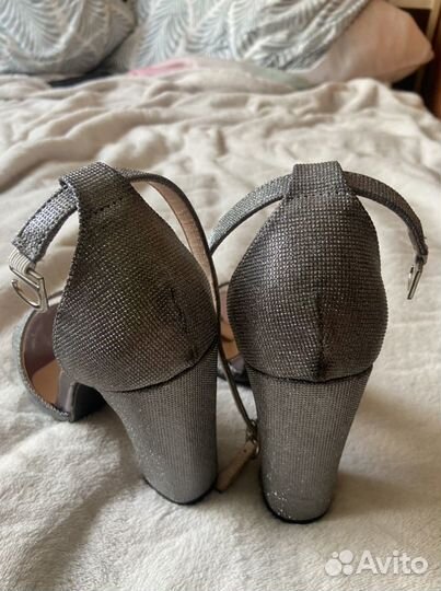 Босоножки (новые)