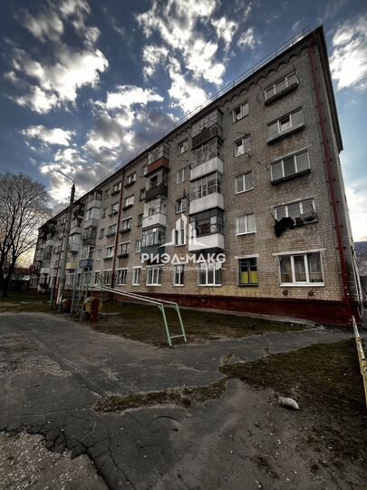 Комната 11 м² в 4-к., 2/5 эт.