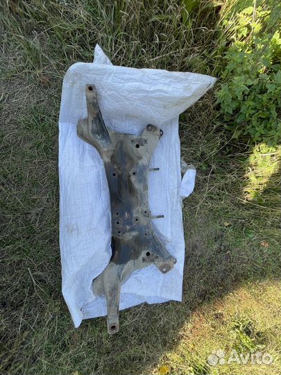 Бу подрамник на lancer 9